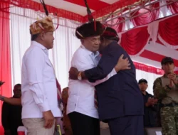 Menko Polkam Djamari Chaniago Diangkat Jadi Warga Kehormatan Papua Pegunungan di Upacara Bakar Batu