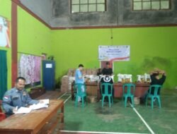 Bantuan Beras Bulog dan Minyak Goreng Disambut Suka Cita Warga Purwadadi