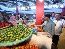 Kunjungi Pasar Bersehati Manado, Wapres Pastikan Ketersediaan dan Stabilitas Harga Pangan Jelang Natal dan Tahun Baru