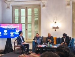 Kemlu RI Luncurkan Buku Hubungan Indonesia – Singapura, Tegaskan Peran Strategis Kedua Negara di ASEAN