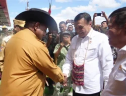 Menko Polkam Djamari Chaniago Disambut Adat Saat Kunker ke Papua Pegunungan, Angkat Isu Pendidikan dan Transportasi