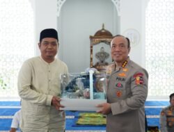 Wakapolri Serahkan Santunan Anak Yatim dan Bansos di SMA Kemala Taruna Bhayangkara Bogor