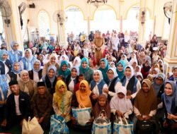 Seruni Serahkan Bantuan di Pidie Jaya, Ketum Seruni Tri Tito Dorong Transisi Pemulihan Dipercepat