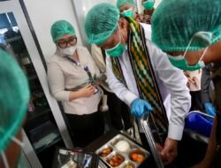 Menko Polkam Tinjau Sekolah Rakyat dan Dapur SPPG di Pontianak