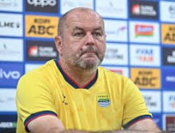 Bojan Hodak Waspadai Cuaca Samarinda Jelang Persija vs PERSIB di Stadion Segiri