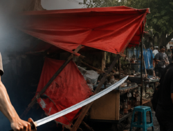 Pria Bawa Samurai Ngamuk di Garut, Warga Panik dan Pedagang Nyaris Dibacok